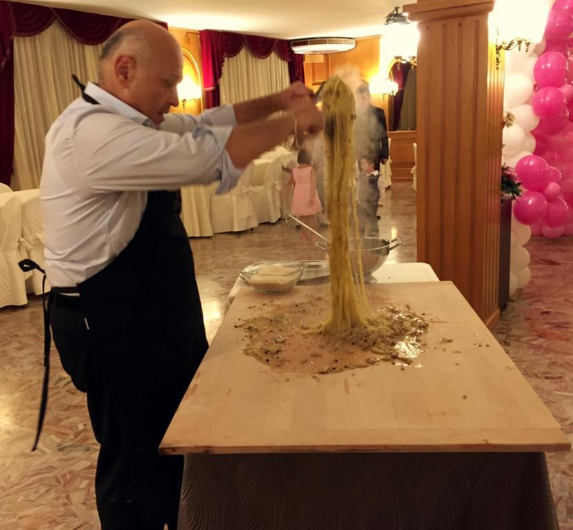 奥斯卡阿莫李娜酒店 Montegiorgio 外观 照片